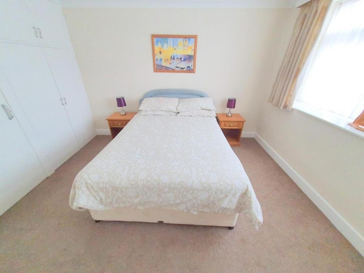 Wentworth Apartment With 2 Bedrooms, Superfast Wi-Fi And Parking Sittingbourne Dış mekan fotoğraf