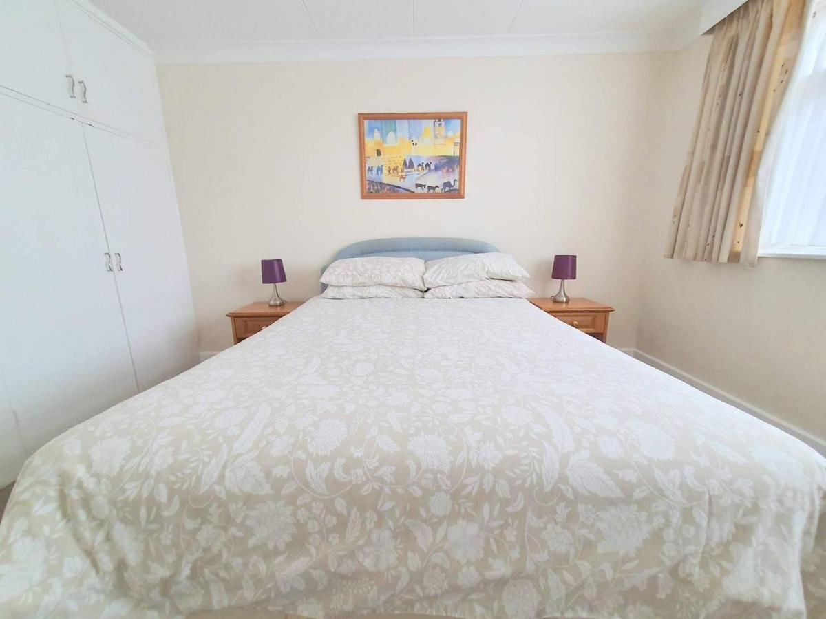 Wentworth Apartment With 2 Bedrooms, Superfast Wi-Fi And Parking Sittingbourne Dış mekan fotoğraf