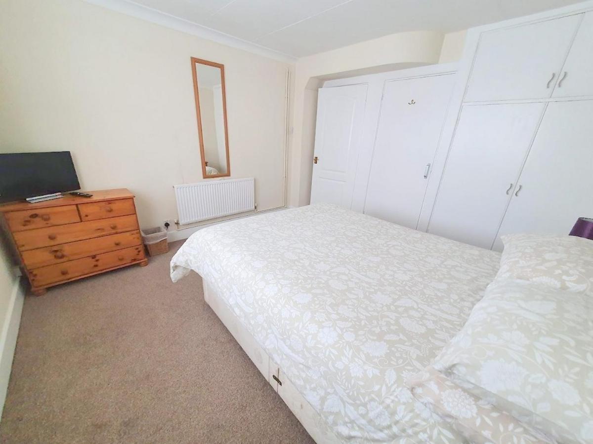 Wentworth Apartment With 2 Bedrooms, Superfast Wi-Fi And Parking Sittingbourne Dış mekan fotoğraf