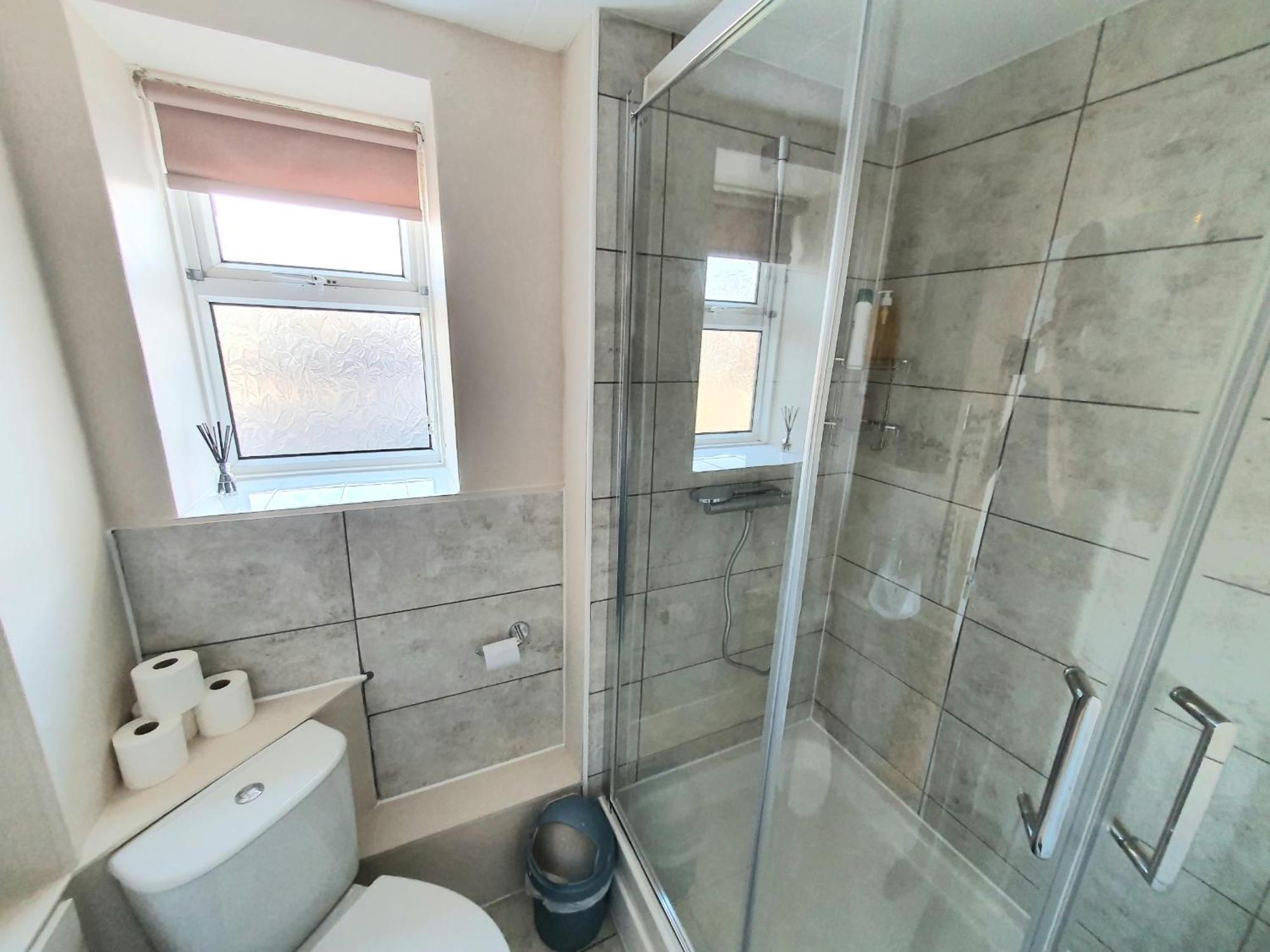 Wentworth Apartment With 2 Bedrooms, Superfast Wi-Fi And Parking Sittingbourne Dış mekan fotoğraf